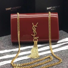Kabelka s řetízkem YSL Tassel 22 cm, lakovaná kůže, tmavě červená