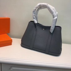 Hermes Kabelka na zahradní párty malá 31cm tmavě šedá