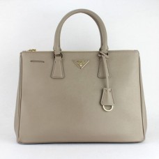 Prada 1786 šedá taška s křížovým vzorem