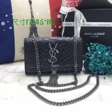 Malá střapcová kabelka YSL 17cm, hadí, černo-stříbrná
