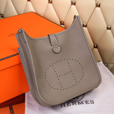 Hermes Evelyne III Togo kožená crossbody taška šedá