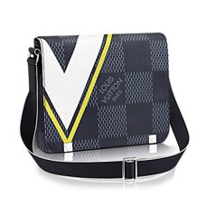 Kabelka Louis Vuitton District PM N44002 přes rameno Damier Cobalt Canvas